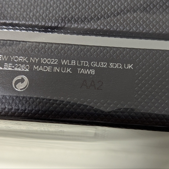 Tom Ford Oud Wood Candle - Picture 3 of 3